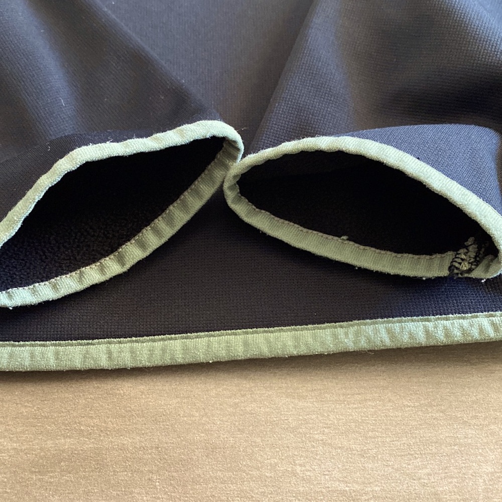 Boys Under Armour Black Hoodie/Pullover with Camo Athlete Graphic - Picture 5 of 6